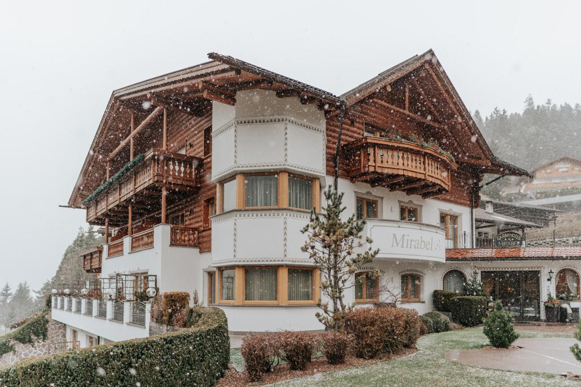 B&B Hotel Mirabel オルティゼーイ エクステリア 写真