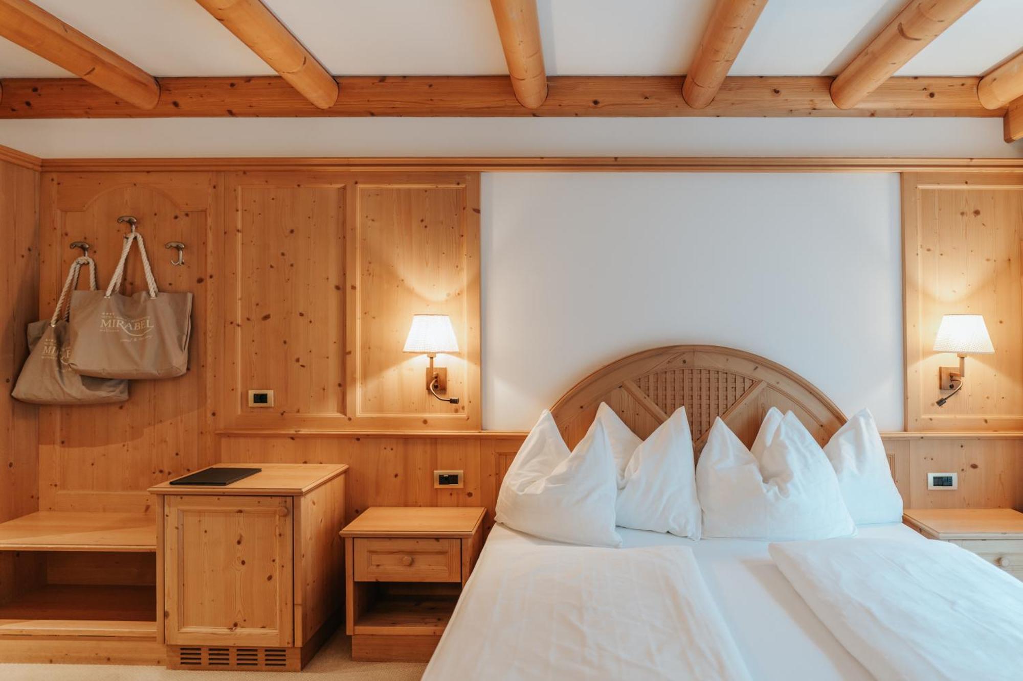 B&B Hotel Mirabel オルティゼーイ 部屋 写真
